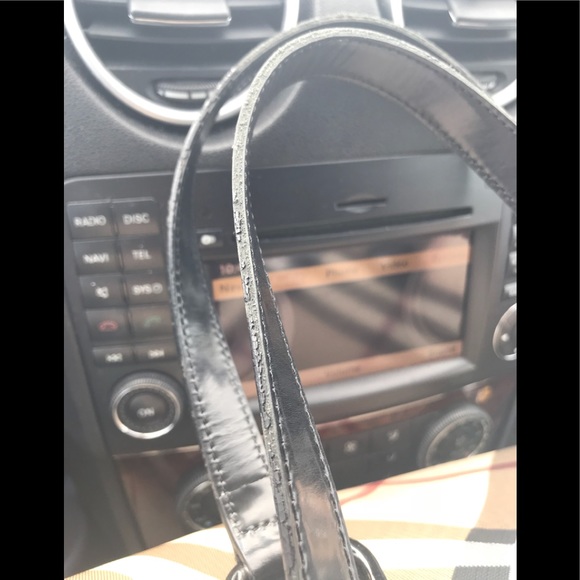 ***SOLD*** Authentic Burberry Hanson Tote - Picture 4 of 6